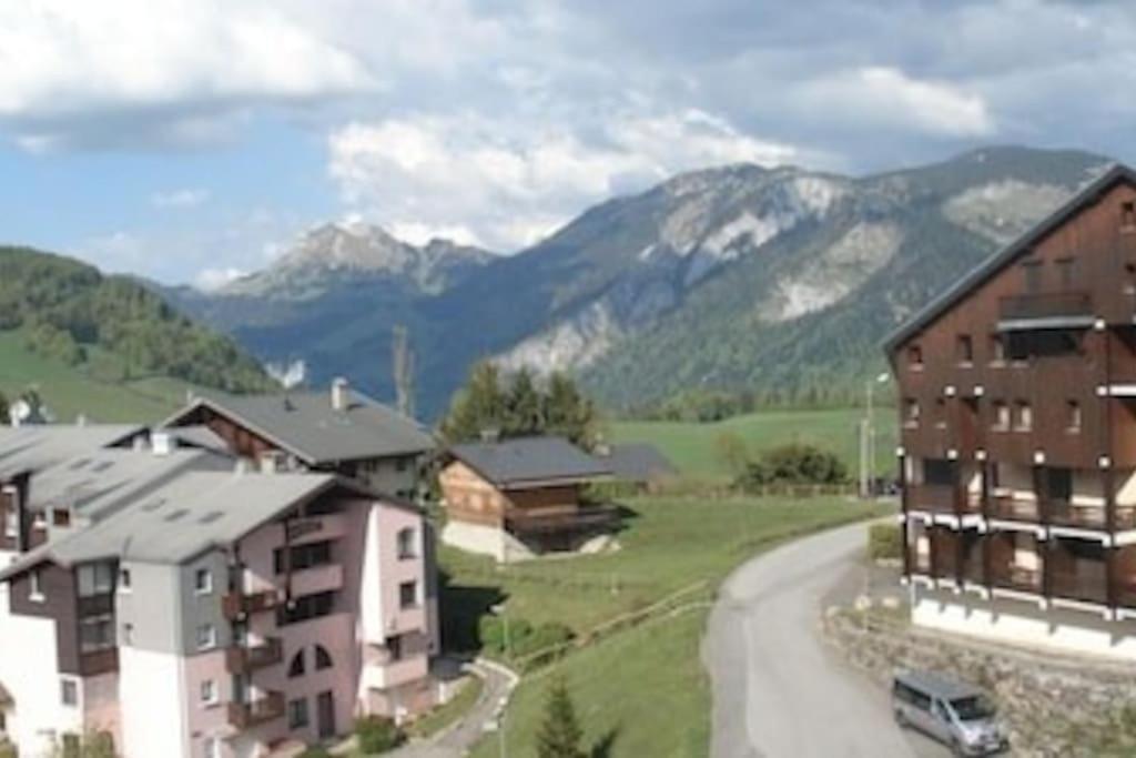 Appartement Montagne La Vallee Verte Coeur Station Hirmentaz Bellevaux Exterior photo